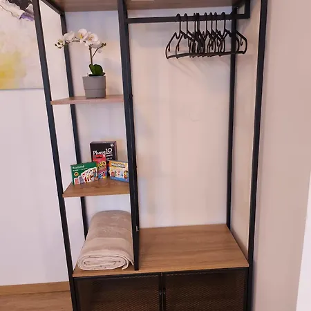 Апартаменты Falk Homes, 1 - Luxus City Apartment, Ideal Fuer Geschaeftsreisende & Familien - 70qm Mit Balkon, Arbeitsplatz & Parkplatz Im Zentrum Nuernbergs, Nahe Messe Нюрнберг