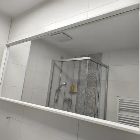 Falk Homes, 1 - Luxus City Apartment, Ideal Fuer Geschaeftsreisende & Familien - 70qm Mit Balkon, Arbeitsplatz & Parkplatz Im Zentrum Nuernbergs, Nahe Messe Апартаменты