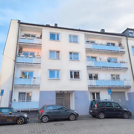 Falk Homes, 1 - Luxus City Apartment, Ideal Fuer Geschaeftsreisende & Familien - 70qm Mit Balkon, Arbeitsplatz & Parkplatz Im Zentrum Nuernbergs, Nahe Messe Nürnberg