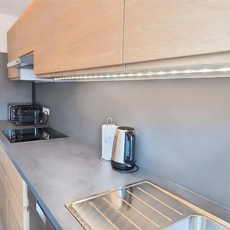Falk Homes, 1 - Luxus City Apartment, Ideal Fuer Geschaeftsreisende & Familien - 70qm Mit Balkon, Arbeitsplatz & Parkplatz Im Zentrum Nuernbergs, Nahe Messe Norymberga