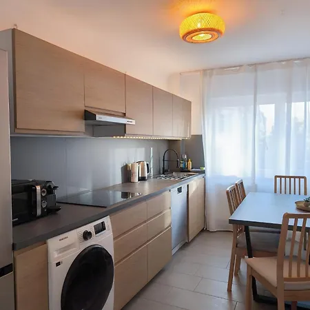 Falk Homes, 1 - Luxus City Apartment, Ideal Fuer Geschaeftsreisende & Familien - 70qm Mit Balkon, Arbeitsplatz & Parkplatz Im Zentrum Nuernbergs, Nahe Messe Nürnberg
