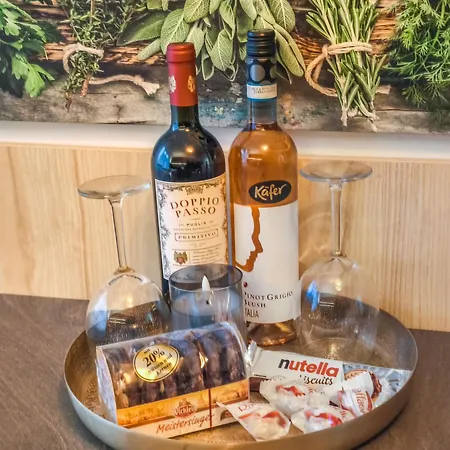 Falk Homes, 1 - Luxus City Apartment, Ideal Fuer Geschaeftsreisende & Familien - 70qm Mit Balkon, Arbeitsplatz & Parkplatz Im Zentrum Nuernbergs, Nahe Messe * Norymberga
